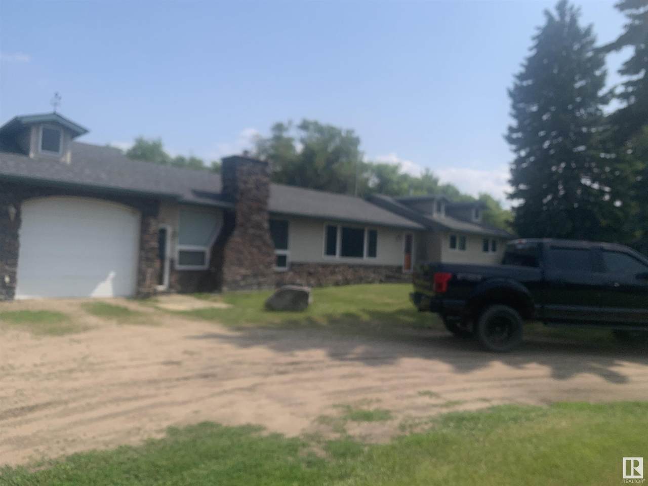 18403 25 Street - Photo 1