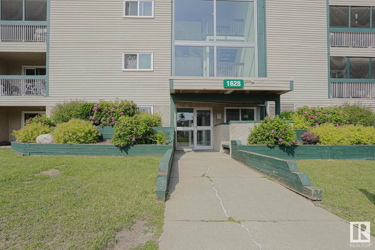 1628 48 Street - Photo 1