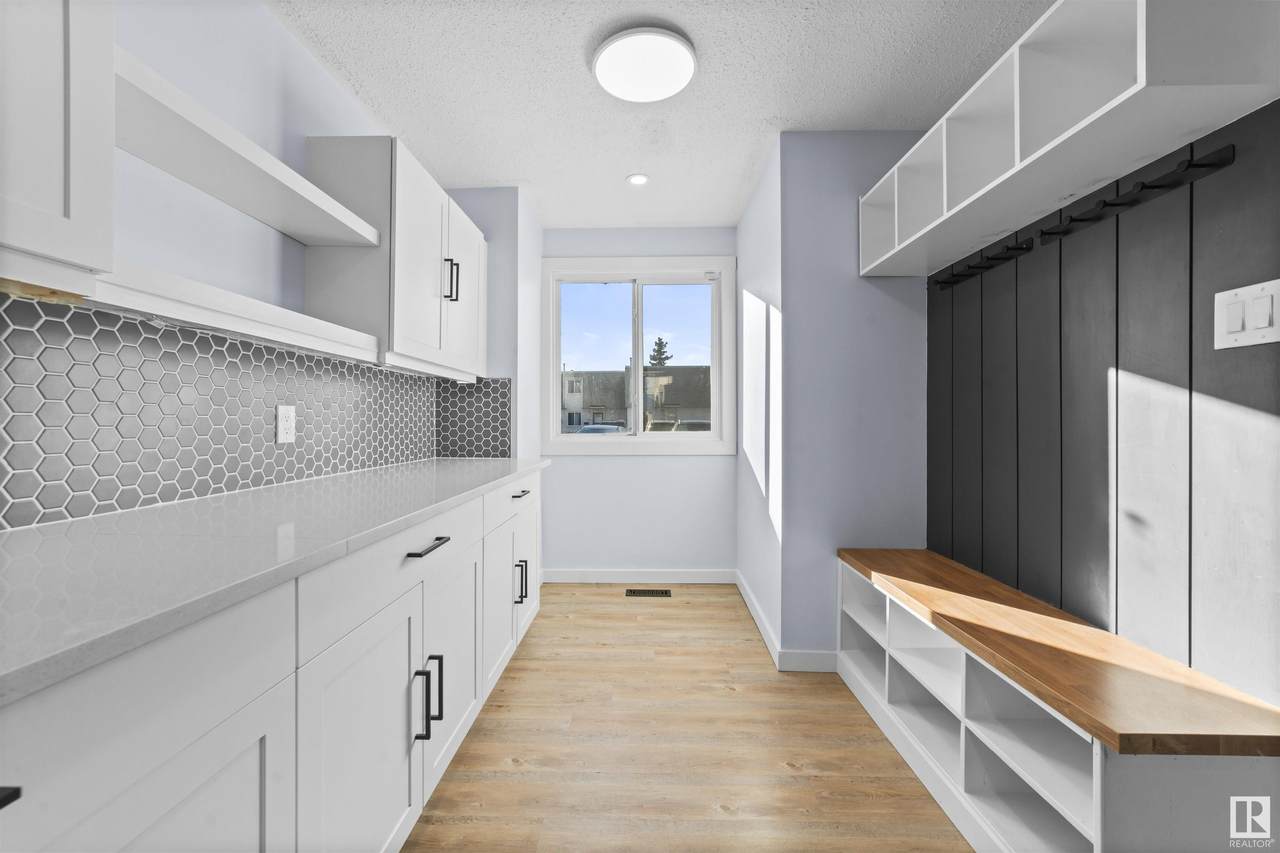 115 Cornell Court - Photo 1