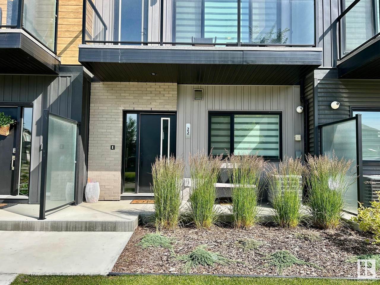50 Ebony Boulevard - Photo 1