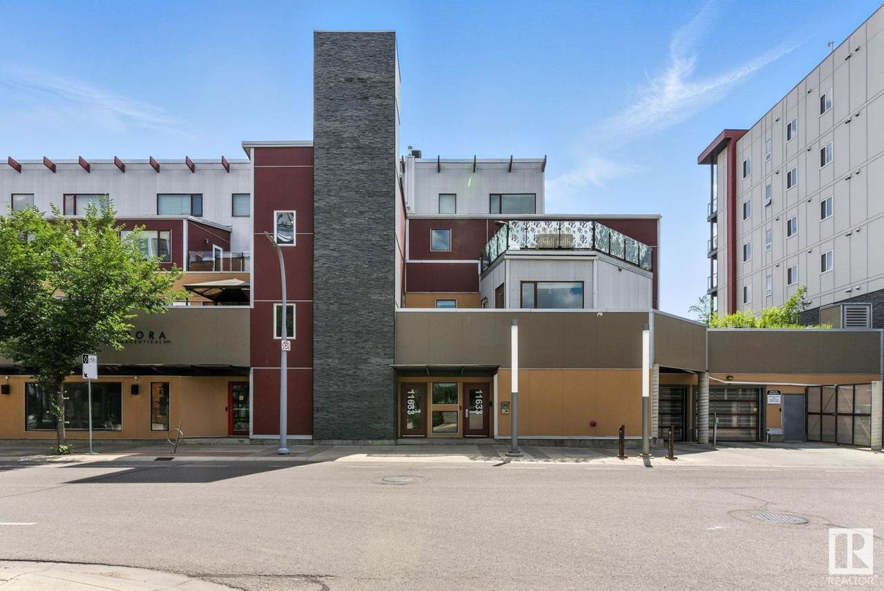 11633 105 Avenue - Photo 1