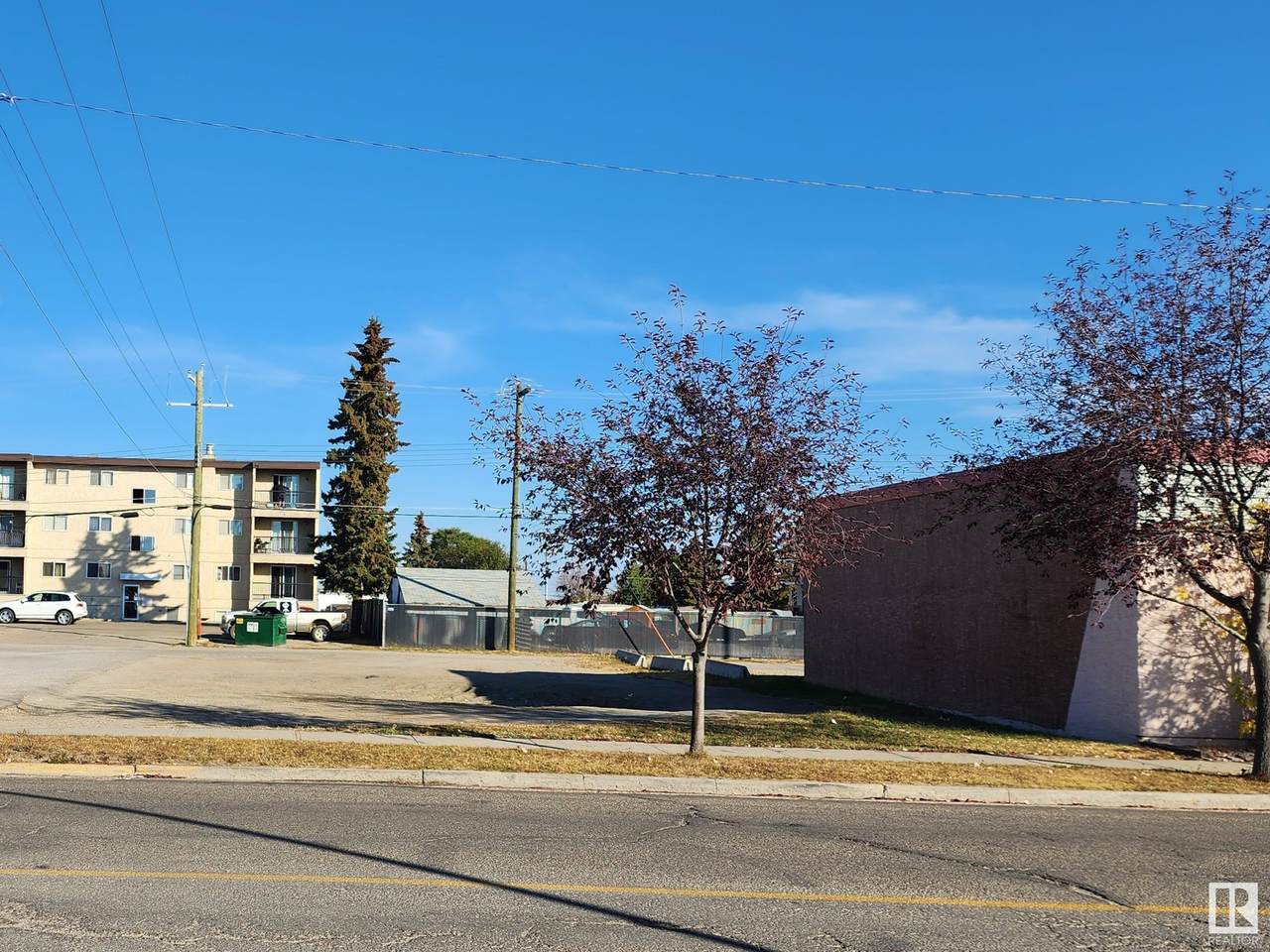 5212 52 Avenue - Photo 1