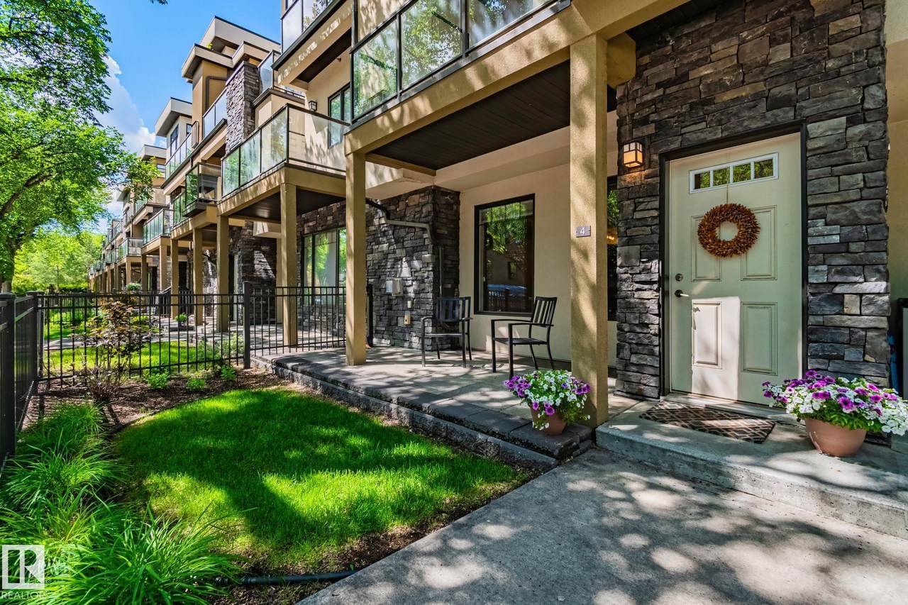 11518 76 Avenue - Photo 1