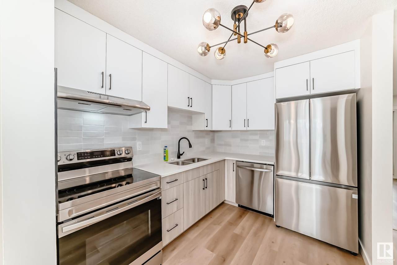 14233 23 Street - Photo 1
