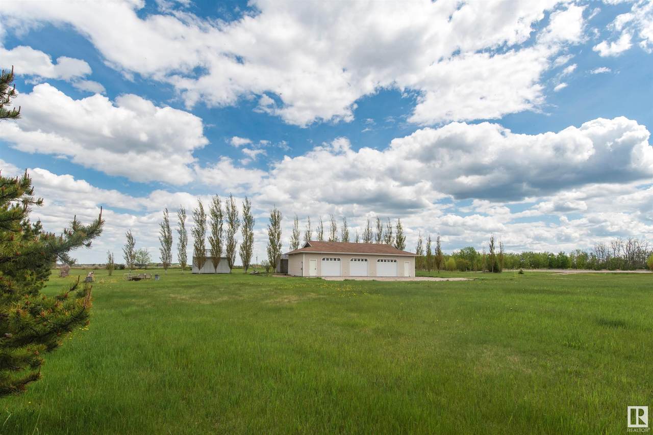 https://bt-photos.global.ssl.fastly.net/alberta/1280_boomver_1_E4447025-2.jpg