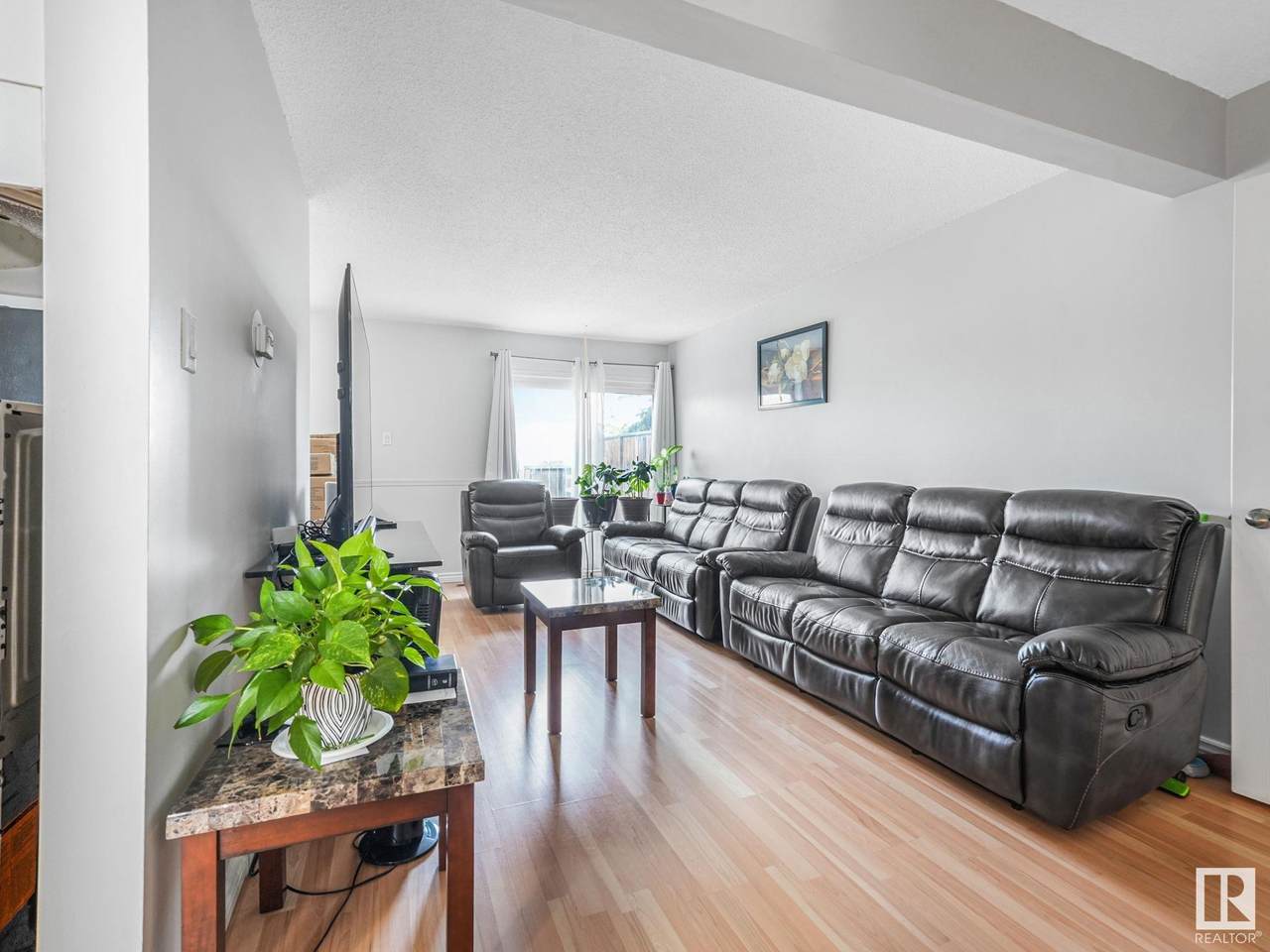 https://bt-photos.global.ssl.fastly.net/alberta/1280_boomver_1_E4447386-2.jpg