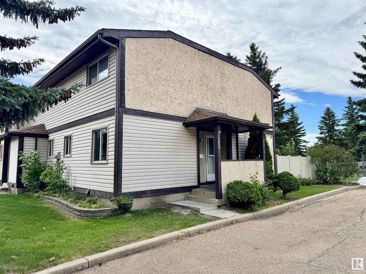 https://bt-photos.global.ssl.fastly.net/alberta/1280_boomver_1_E4447474-2.jpg