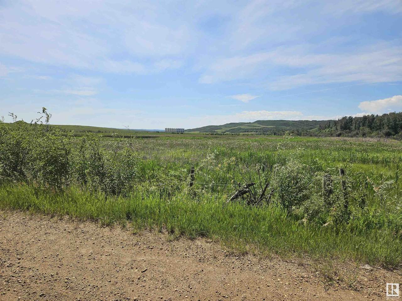 https://bt-photos.global.ssl.fastly.net/alberta/1280_boomver_1_E4447499-2.jpg