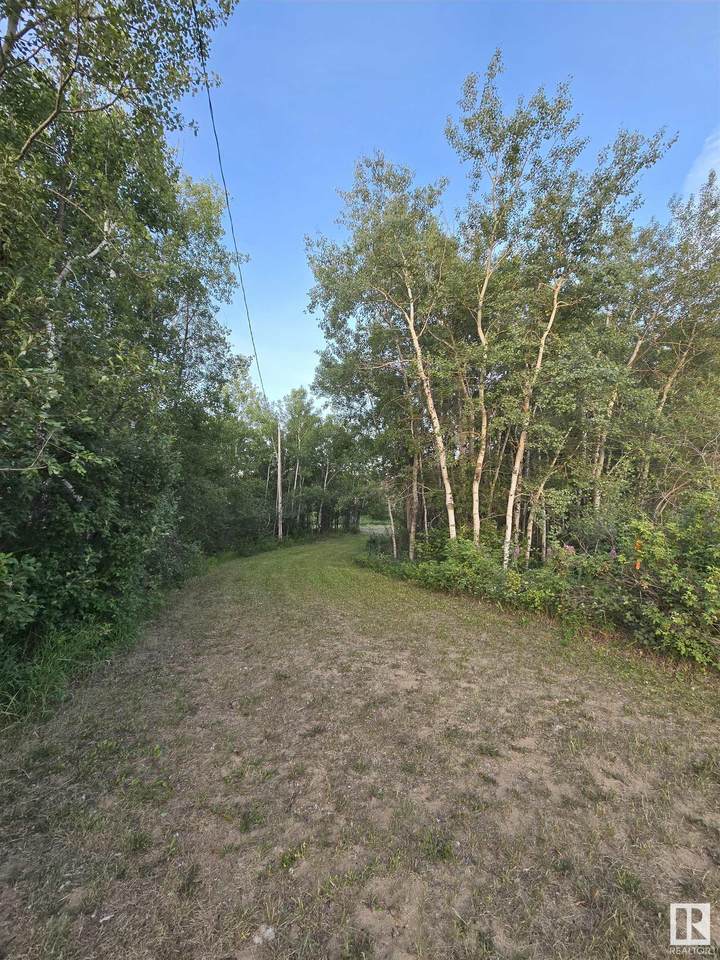 https://bt-photos.global.ssl.fastly.net/alberta/1280_boomver_1_E4447940-2.jpg