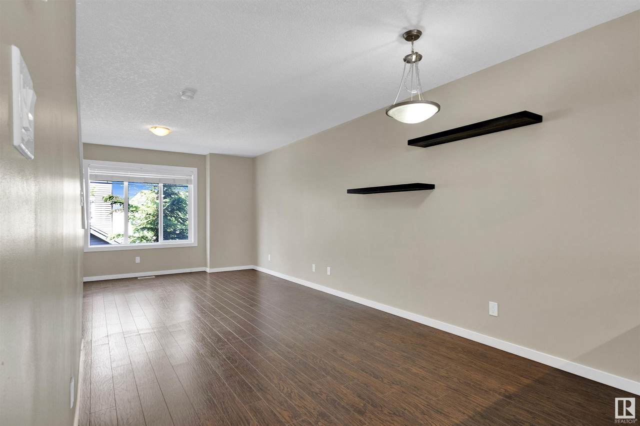 9515 160 Avenue - Photo 1