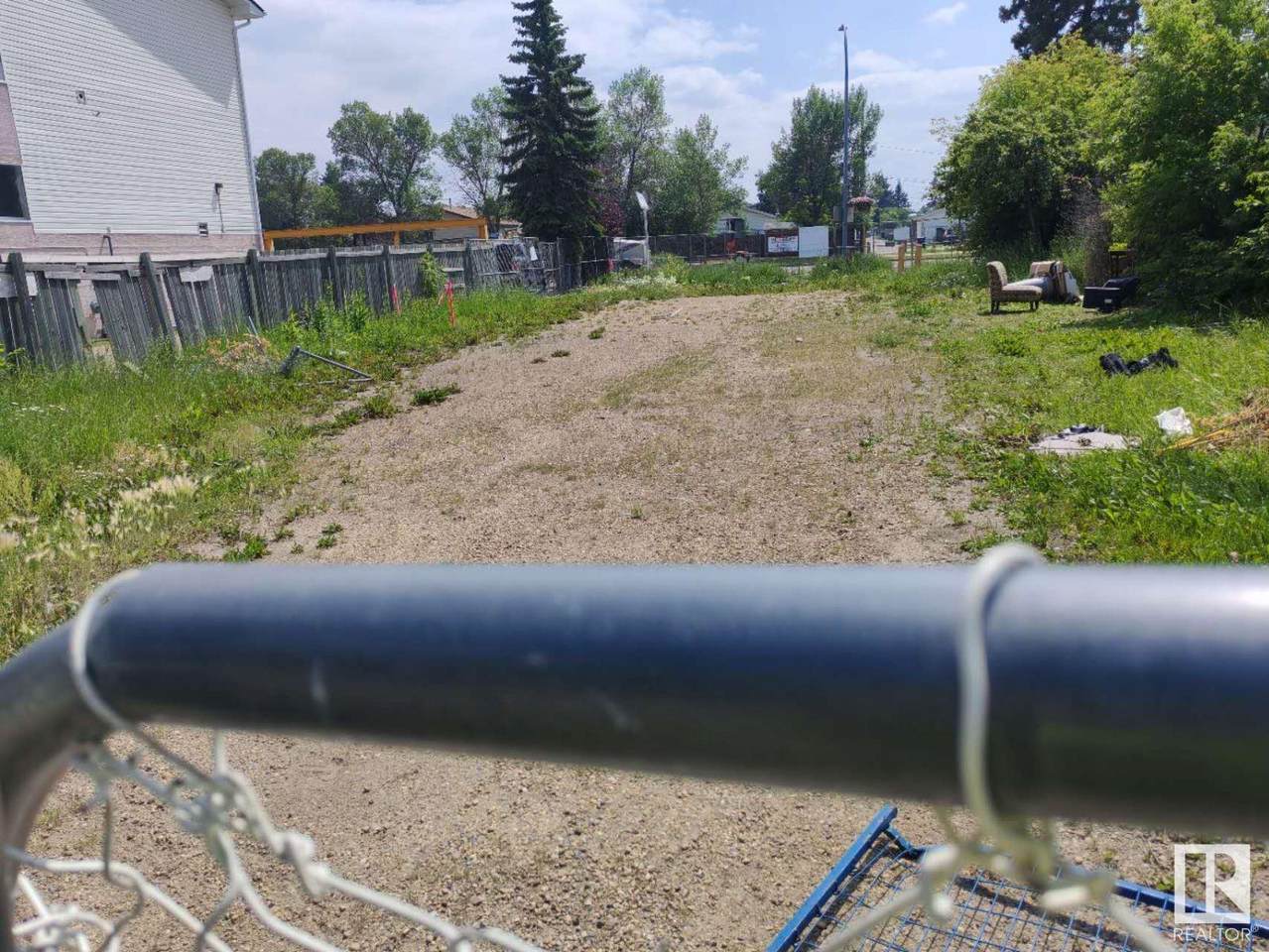 https://bt-photos.global.ssl.fastly.net/alberta/orig_boomver_1_E4448604-2.jpg