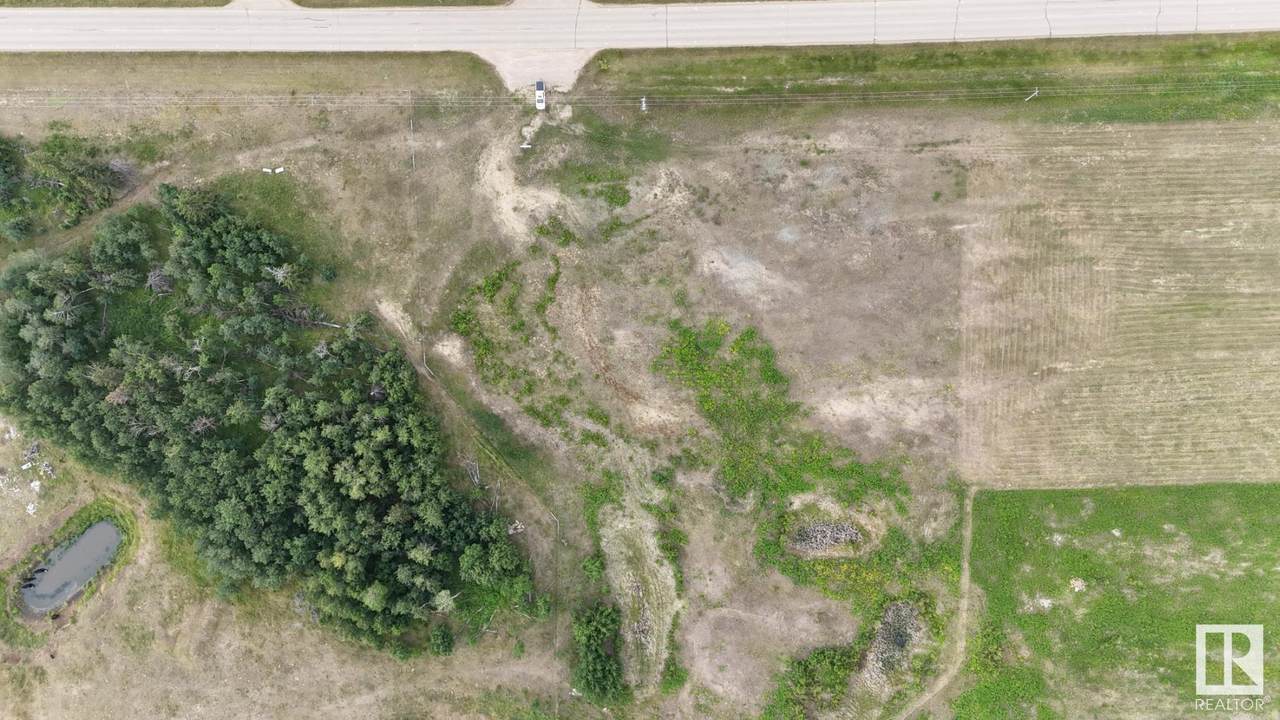 4000 45 Avenue - Photo 1