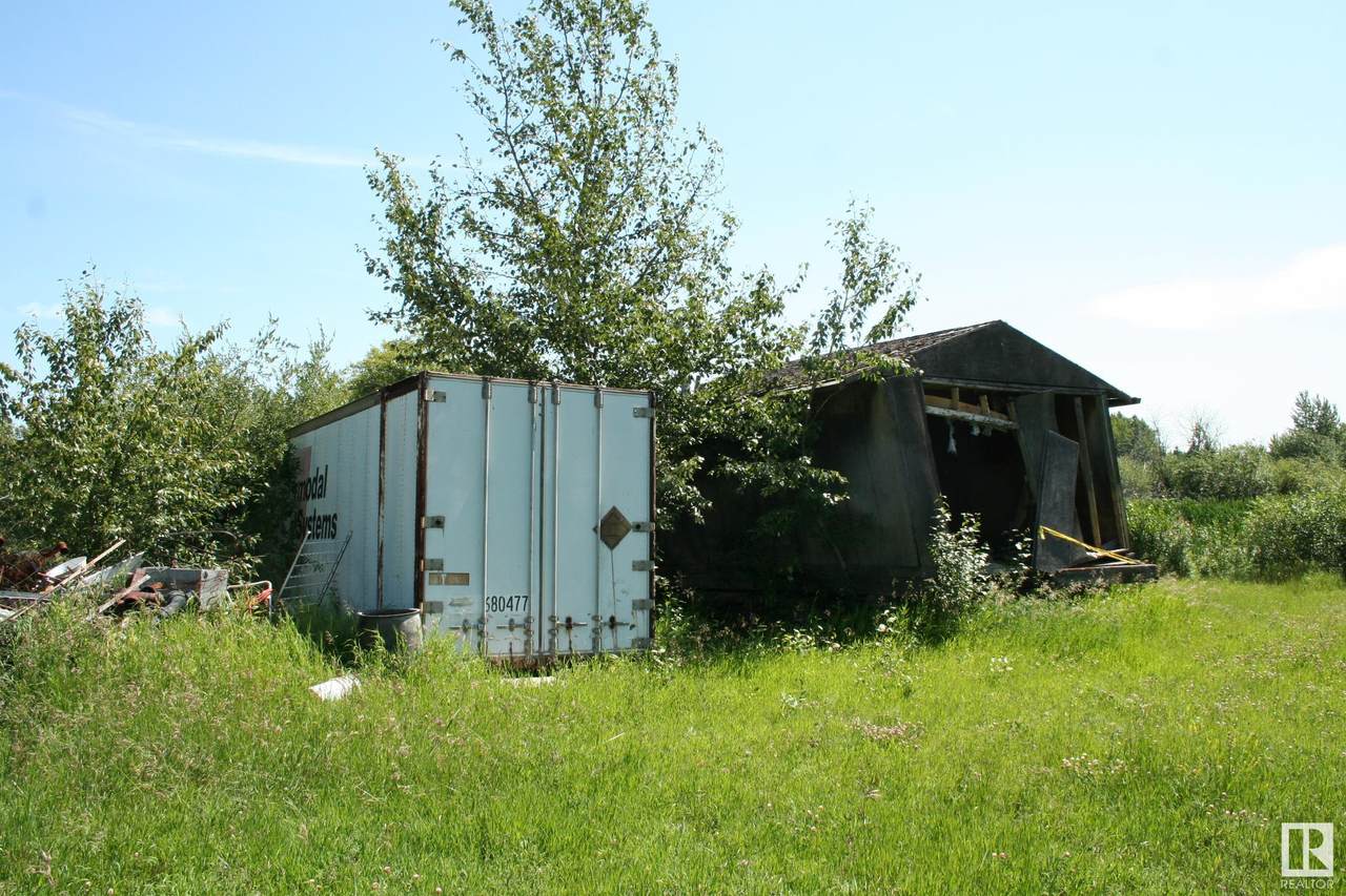 https://bt-photos.global.ssl.fastly.net/alberta/1280_boomver_1_E4449083-3.jpg