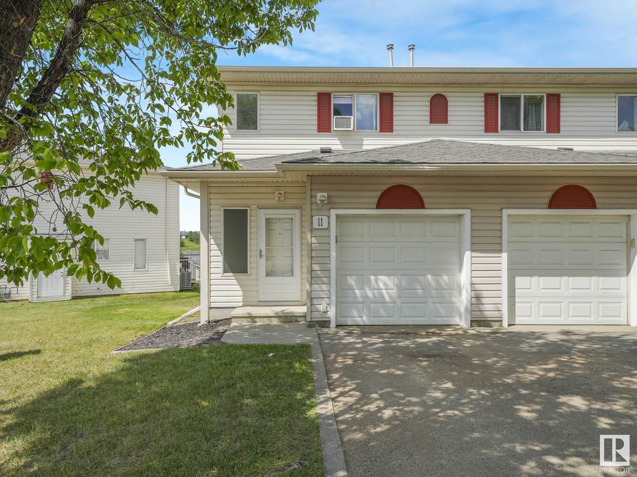 451 Hyndman Crescent - Photo 1