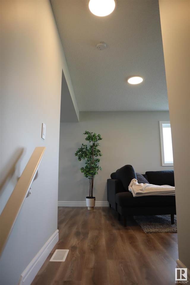 https://bt-photos.global.ssl.fastly.net/alberta/1280_boomver_1_E4449449-2.jpg