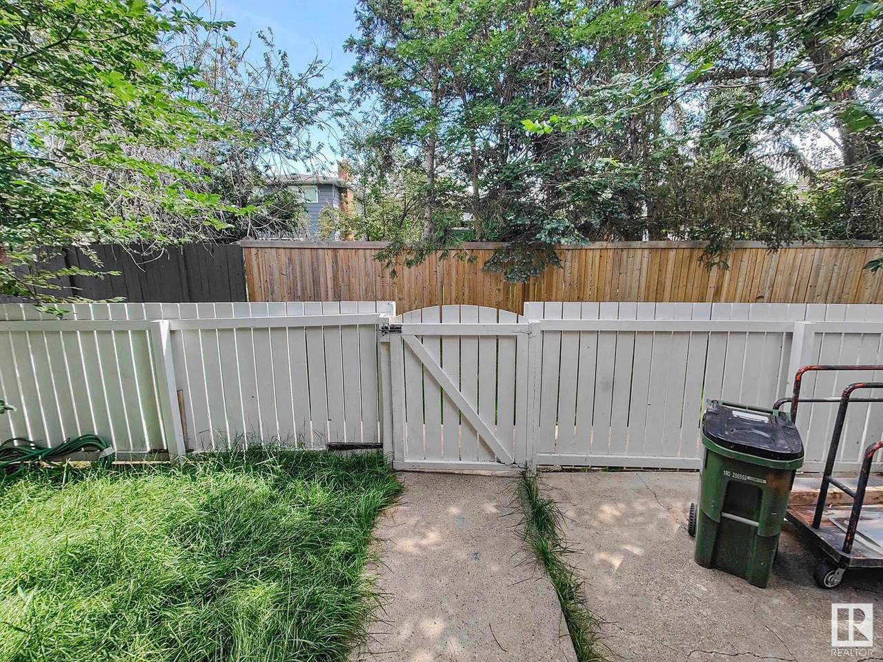 https://bt-photos.global.ssl.fastly.net/alberta/1280_boomver_1_E4449996-2.jpg