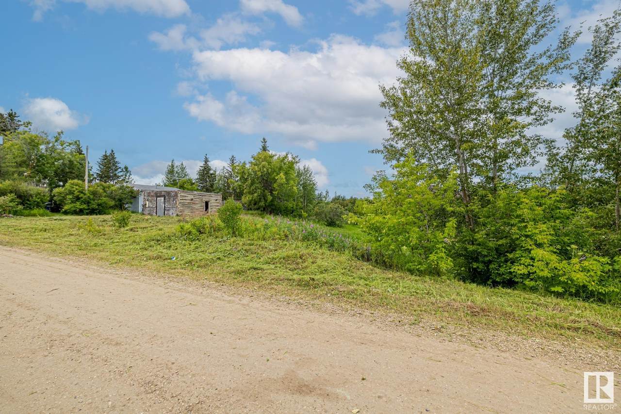 https://bt-photos.global.ssl.fastly.net/alberta/1280_boomver_1_E4450027-2.jpg