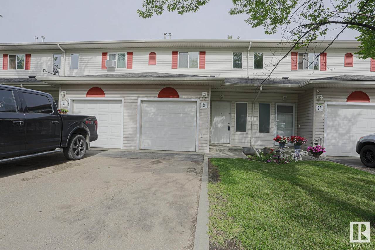 451 Hyndman Crescent - Photo 1