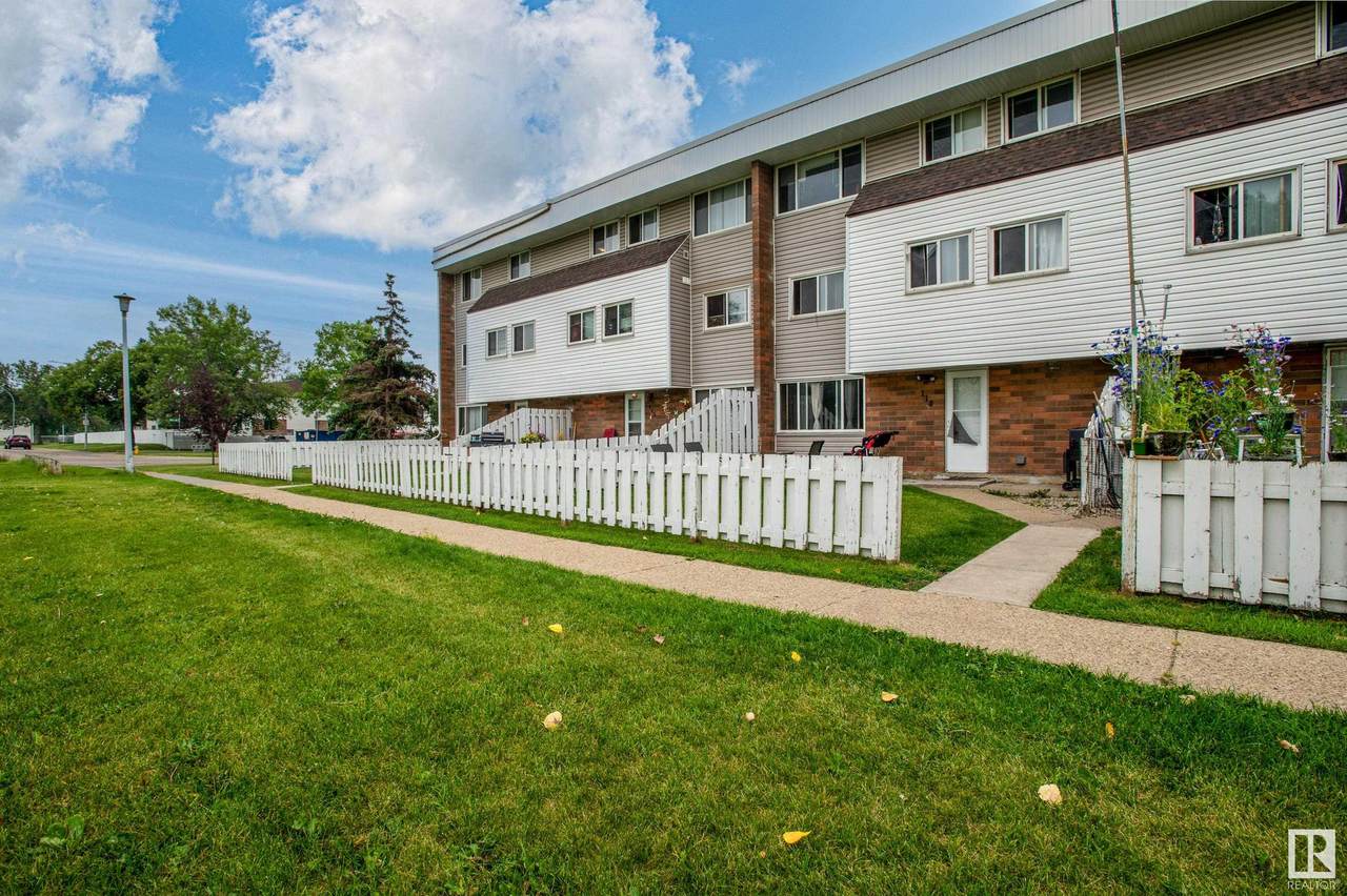 2908 116A Avenue - Photo 1