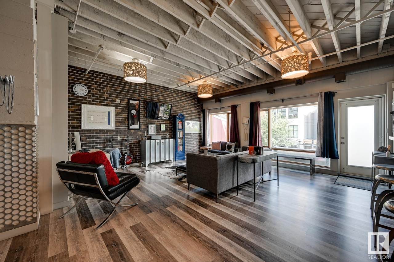 11623 105 Avenue - Photo 1