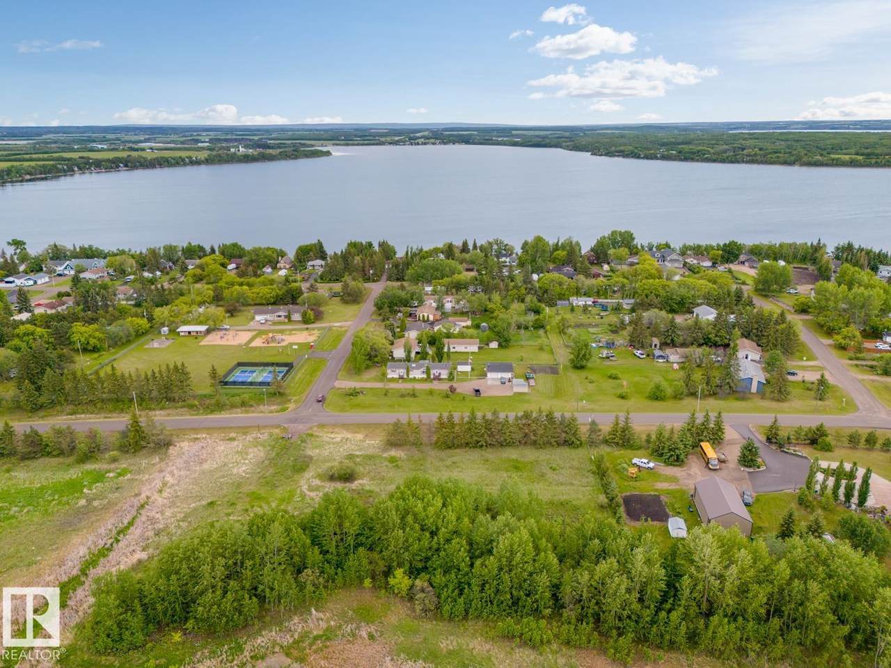 https://bt-photos.global.ssl.fastly.net/alberta/1280_boomver_1_E4452445-2.jpg