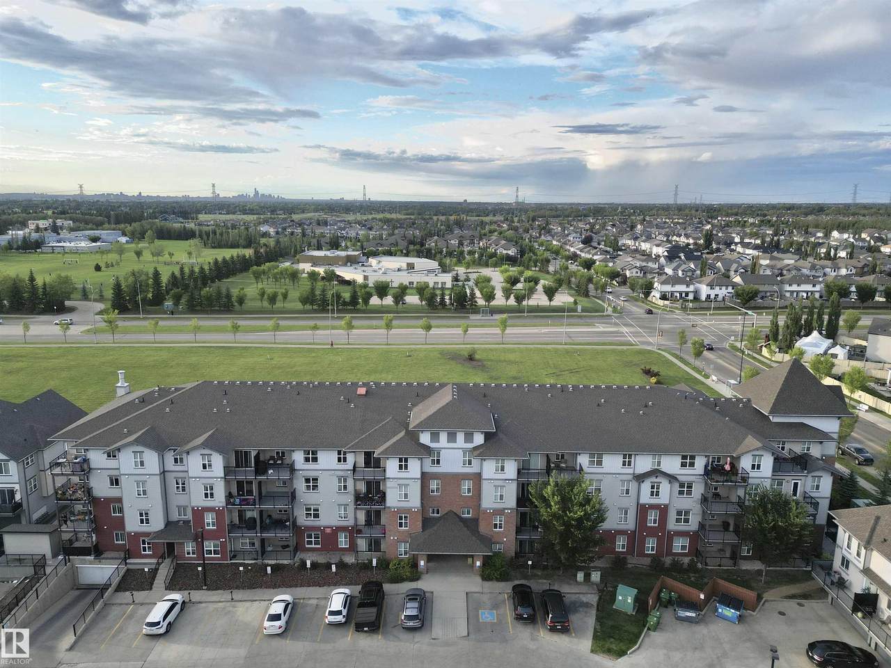 667 Watt Boulevard - Photo 1