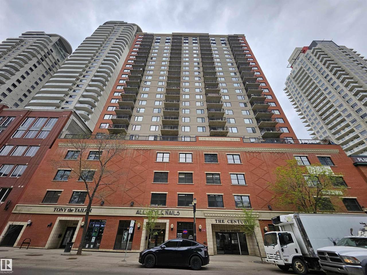 10180 104 Street - Photo 1