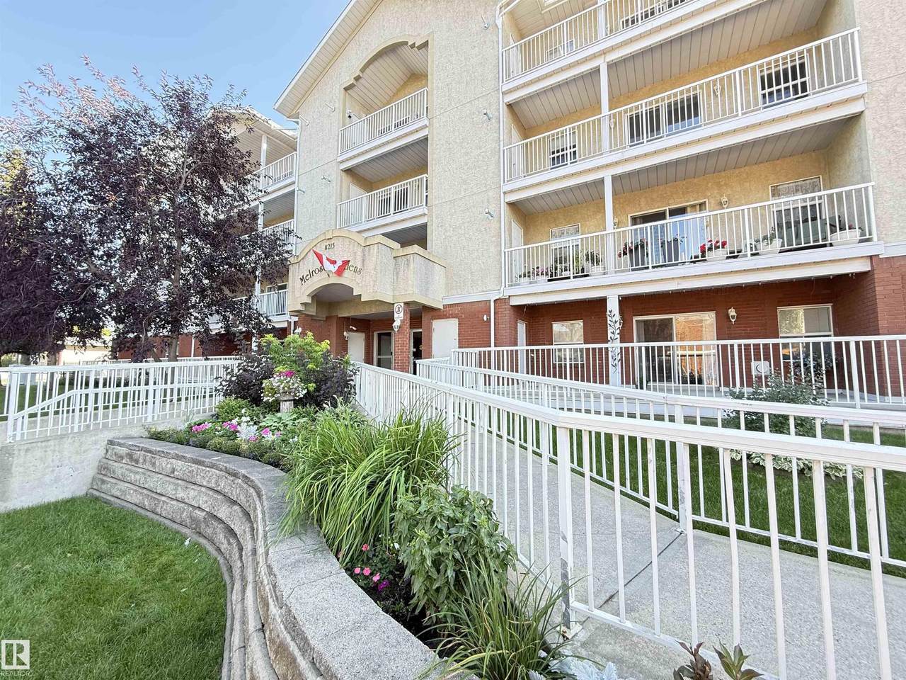 8215 84 Avenue - Photo 1