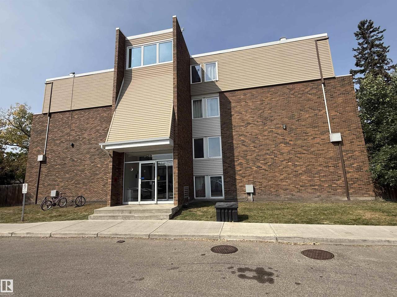 7815 159 Street - Photo 1