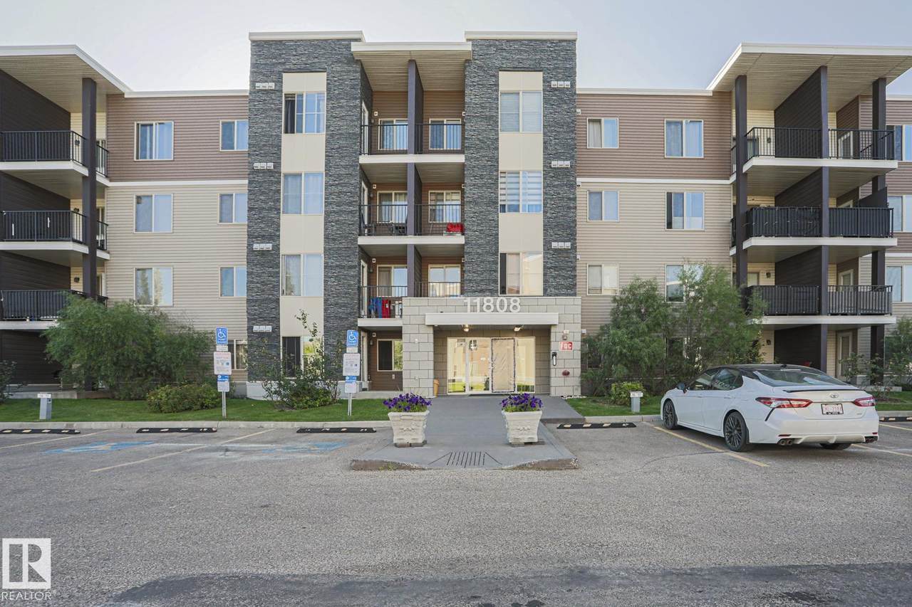 11808 22 Avenue - Photo 1