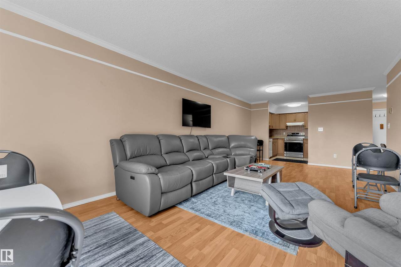 18020 95 Avenue - Photo 1