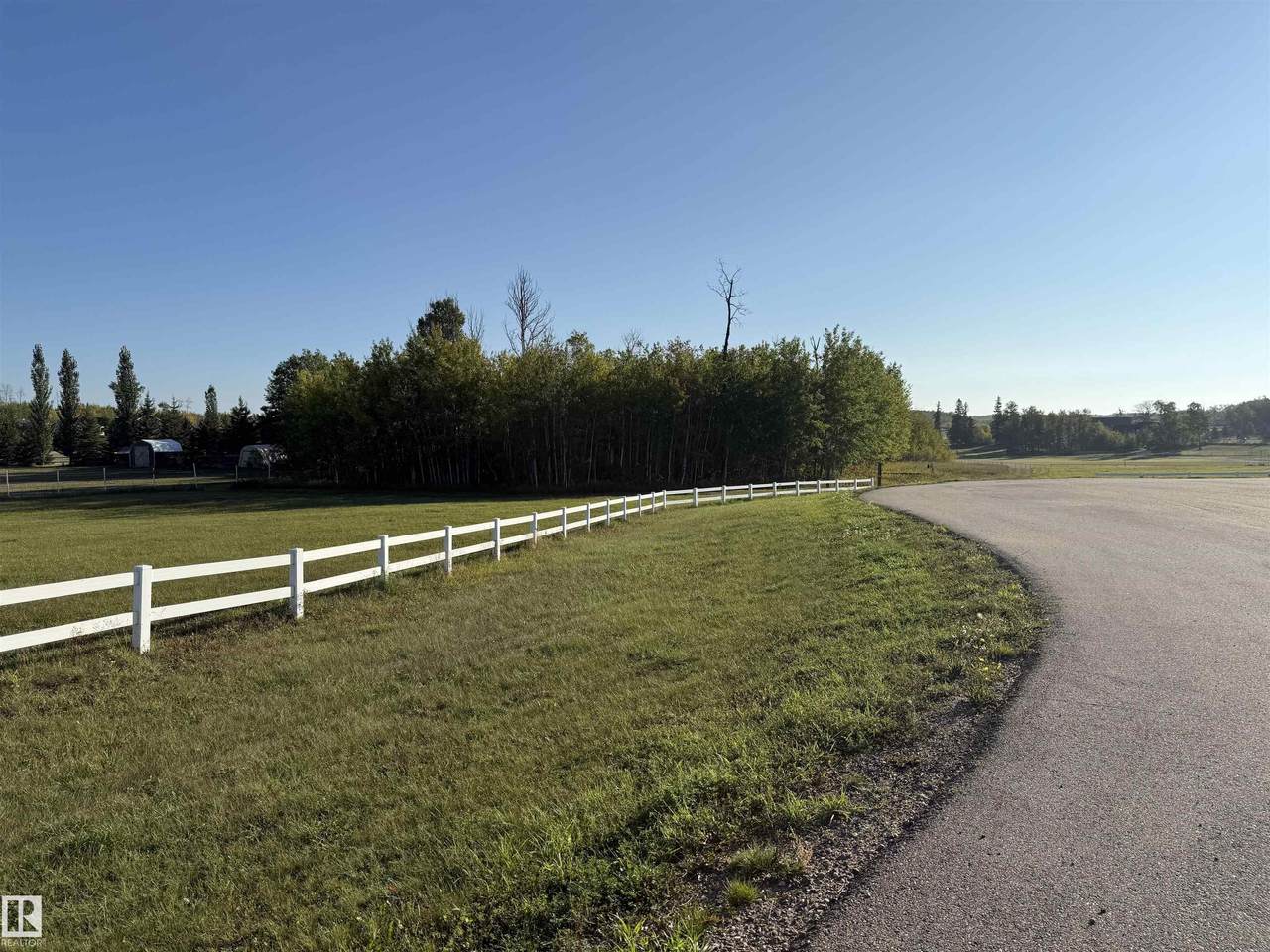 https://bt-photos.global.ssl.fastly.net/alberta/1280_boomver_1_E4458393-2.jpg