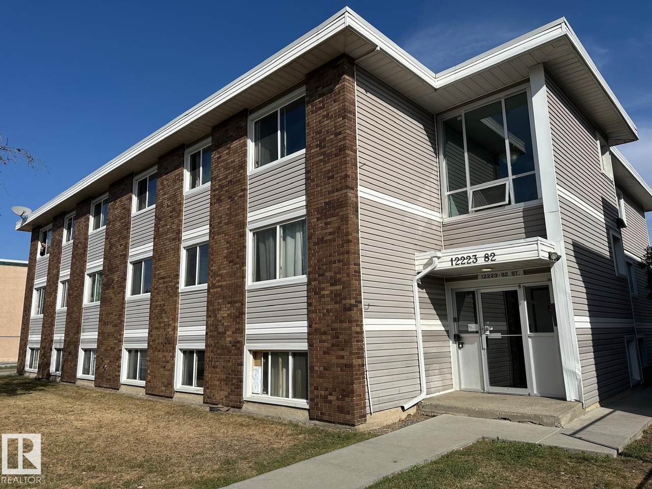 12223 82 Street - Photo 1