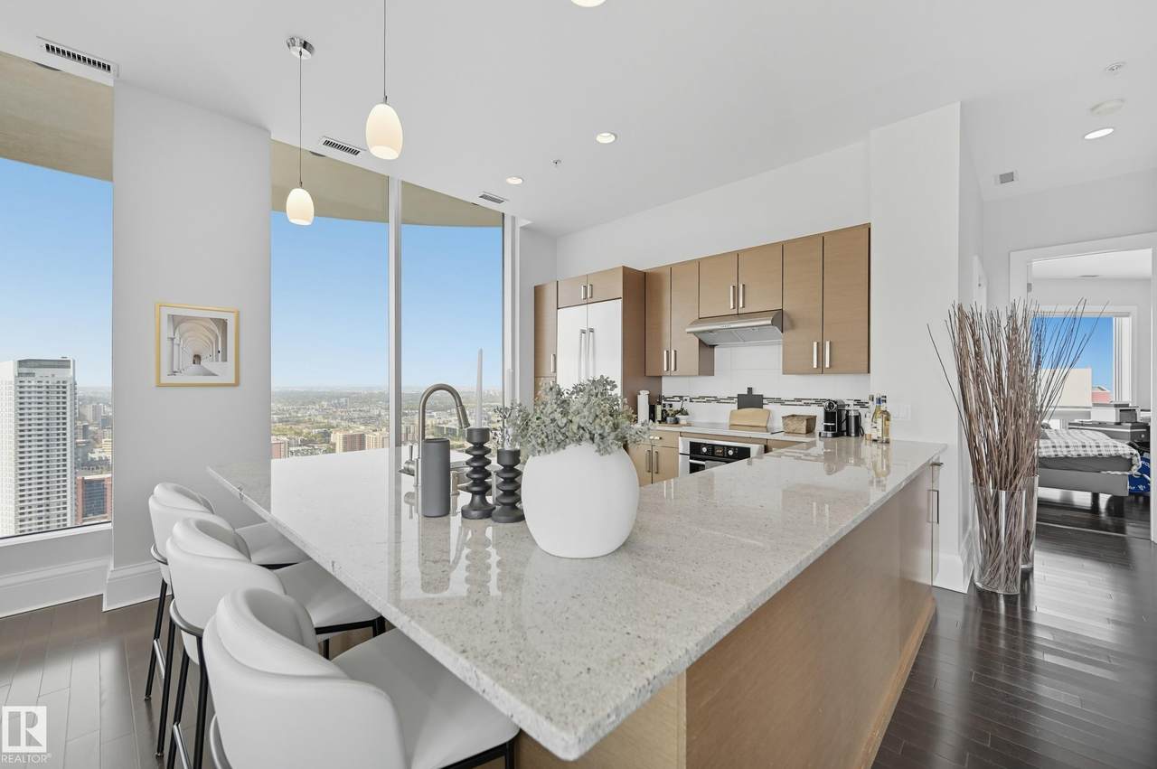 10152 104 Street - Photo 1