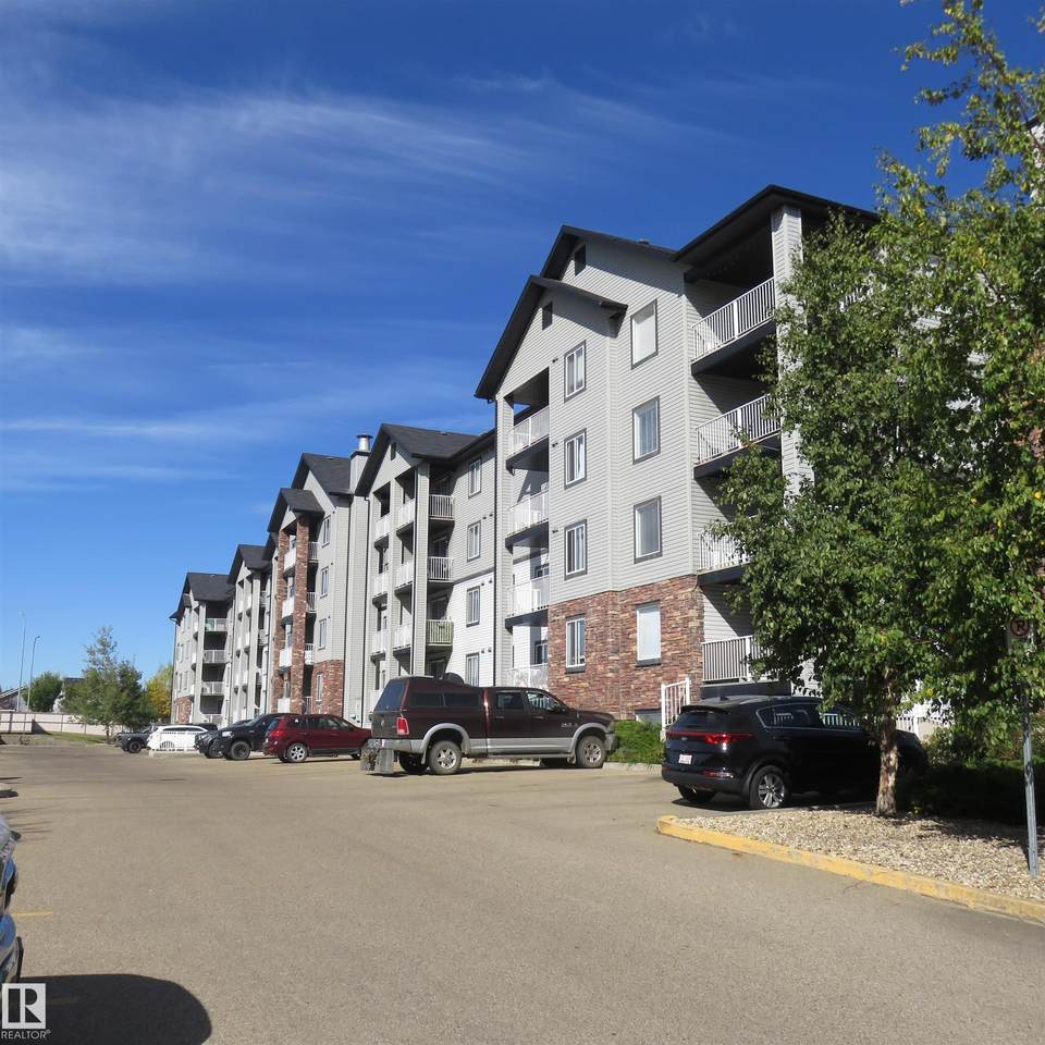 40 Summerwood Boulevard - Photo 1