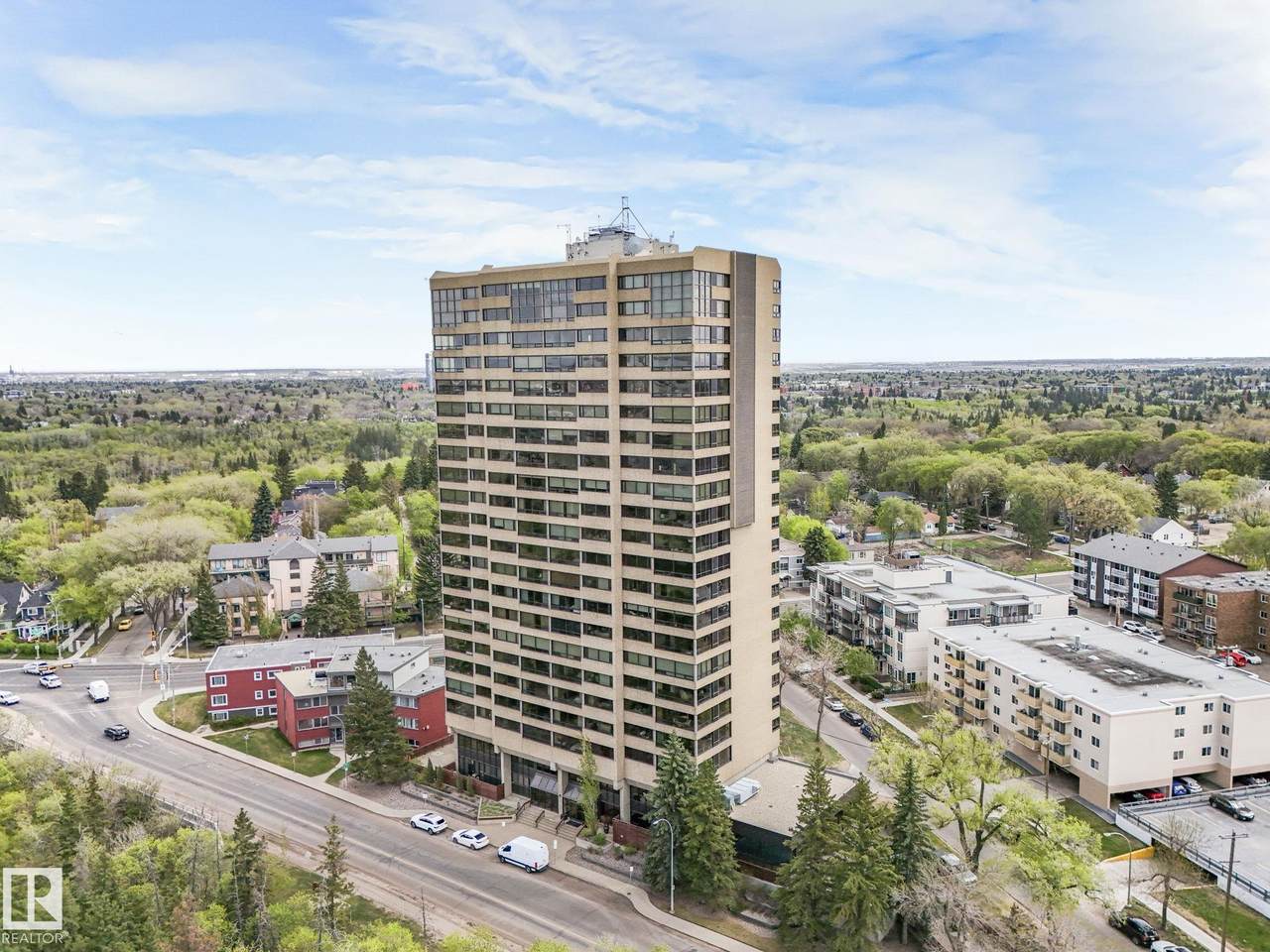 9929 Saskatchewan Drive - Photo 1