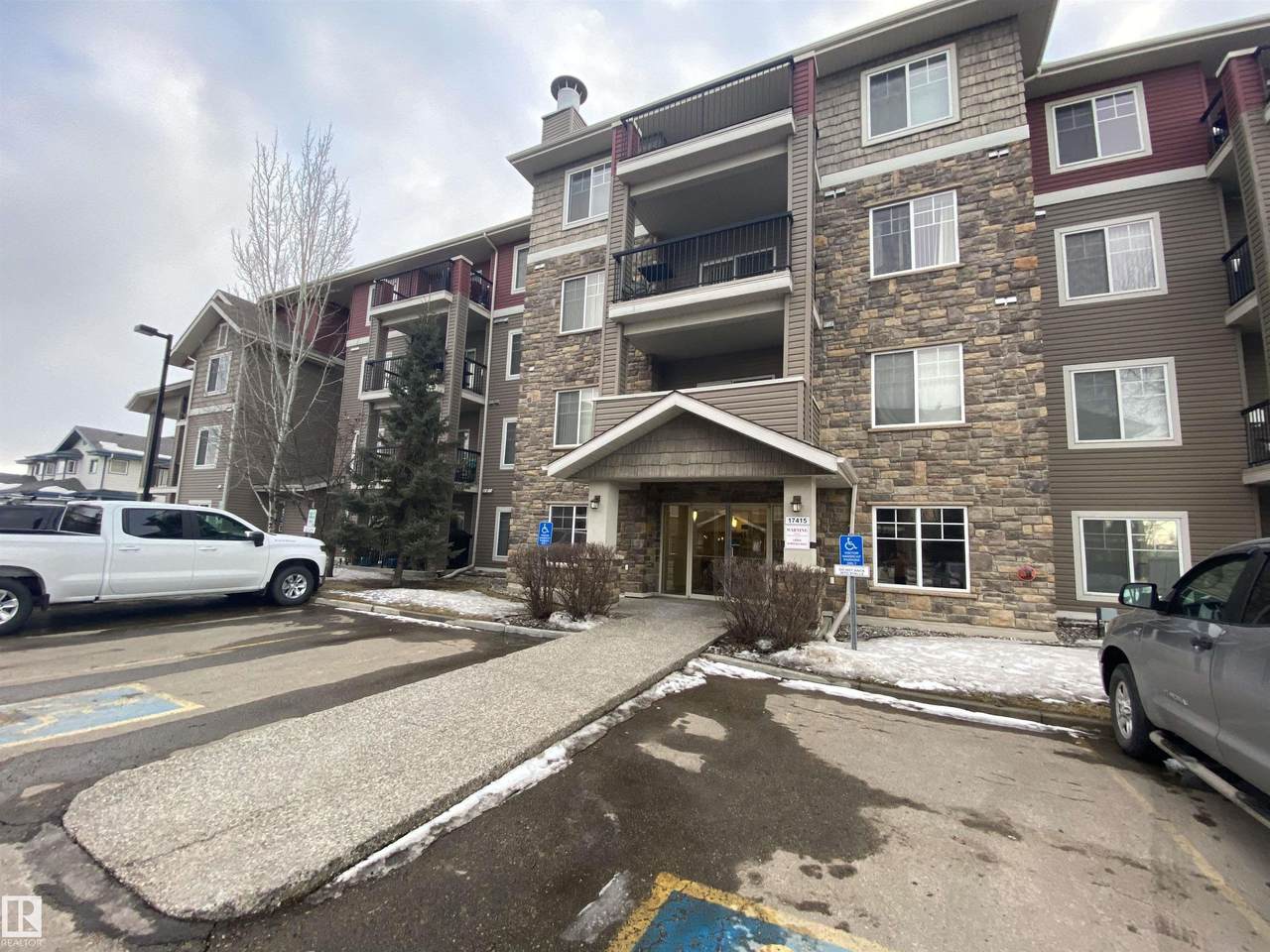 17415 99 Avenue - Photo 1