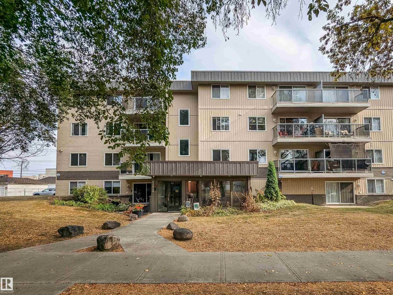 11019 107 Street - Photo 1