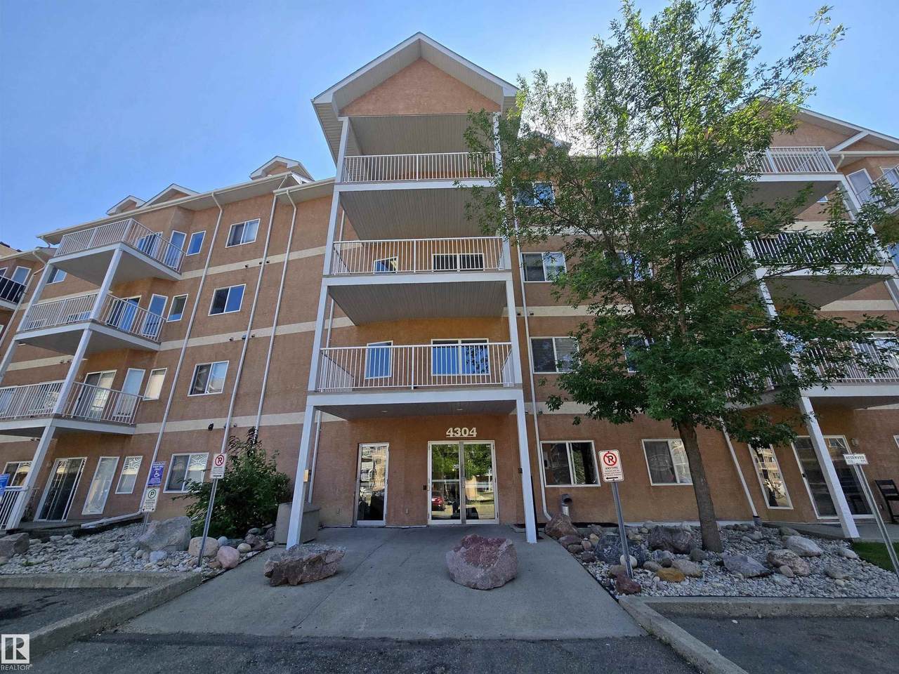 4304 139 Avenue - Photo 1