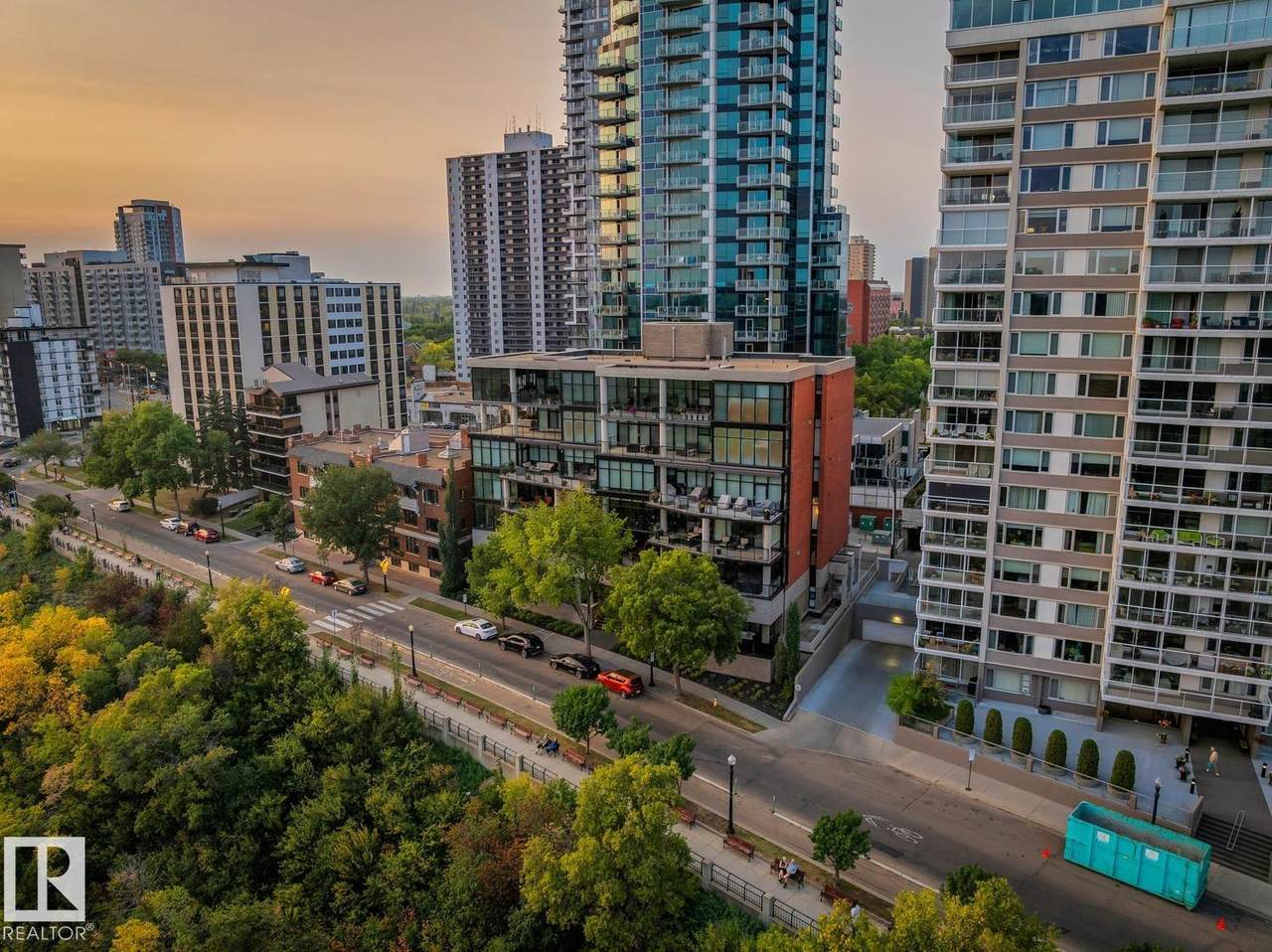 11930 100 Avenue - Photo 1