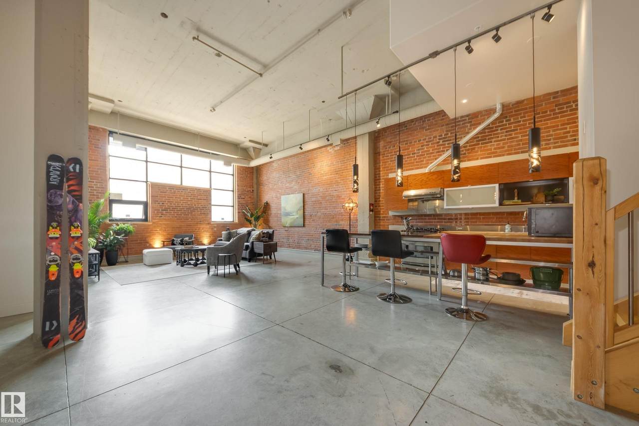 10265 107 Street - Photo 1