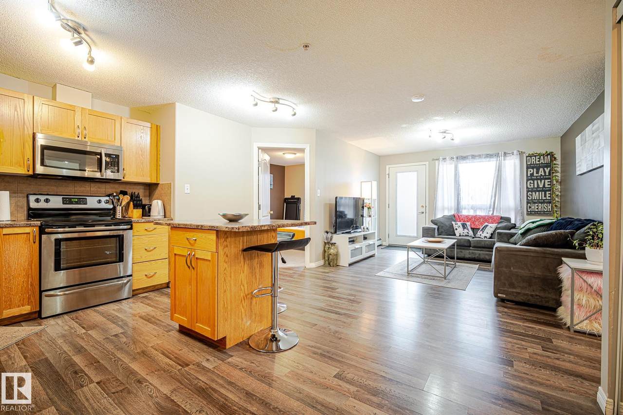 330 Clareview Station Drive - Photo 1