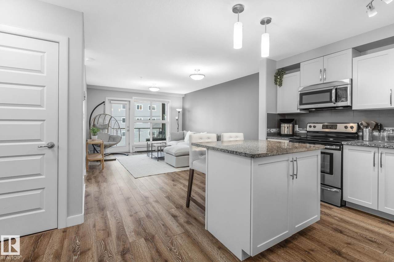 8515 99 Street - Photo 1