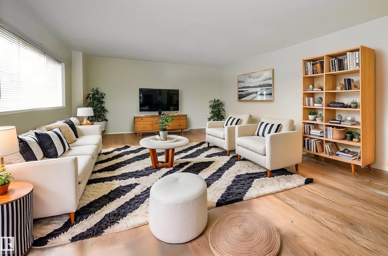 10021 116 Street - Photo 1