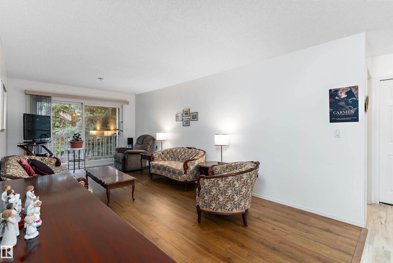 10915 21 Avenue - Photo 1