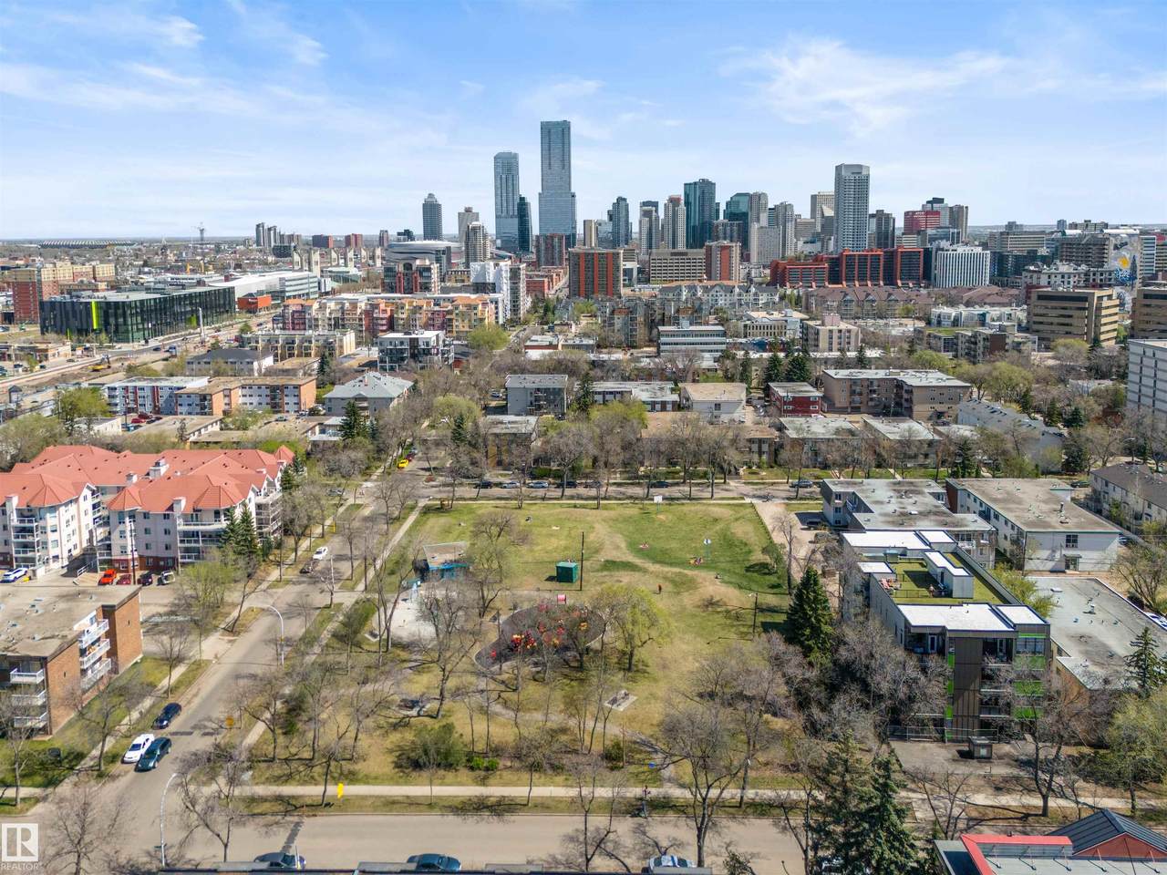 10227 115 Street - Photo 1