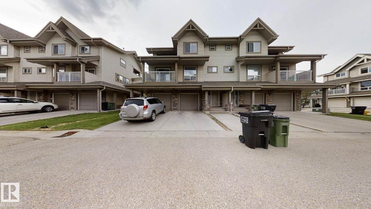 12050 17 Avenue - Photo 1