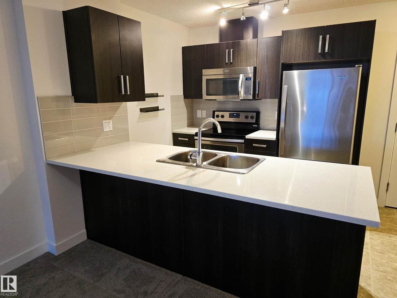 667 Watt Boulevard - Photo 1