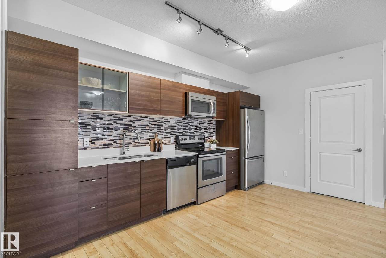 9523 160 Avenue - Photo 1