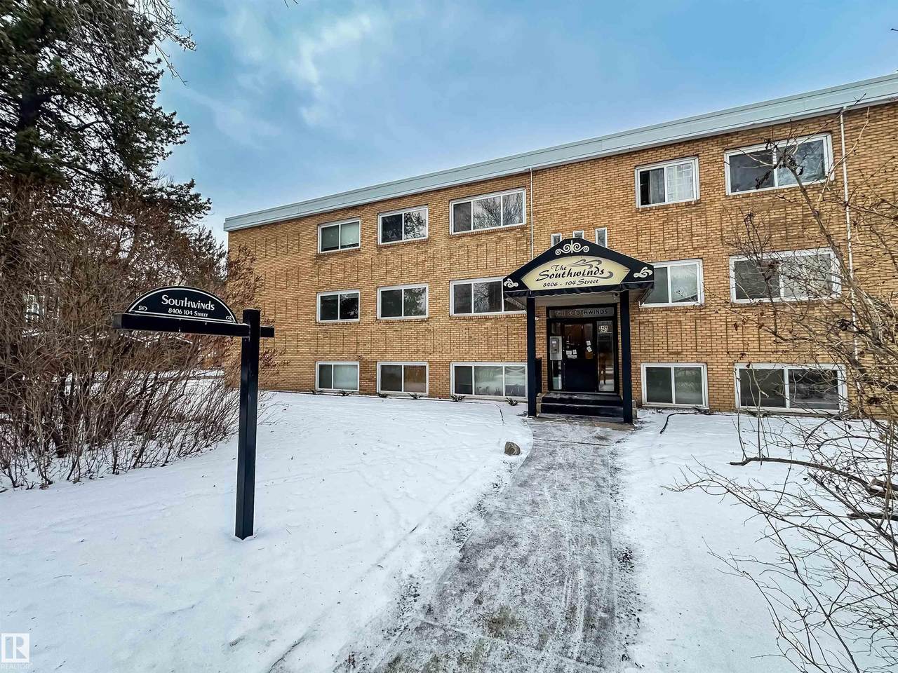 8406 104 Street - Photo 1